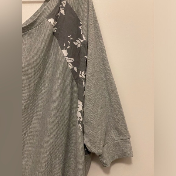 Daytrip Off The Shoulder Top in Grey With Floral Detail, Size XL - Picture 2 of 4